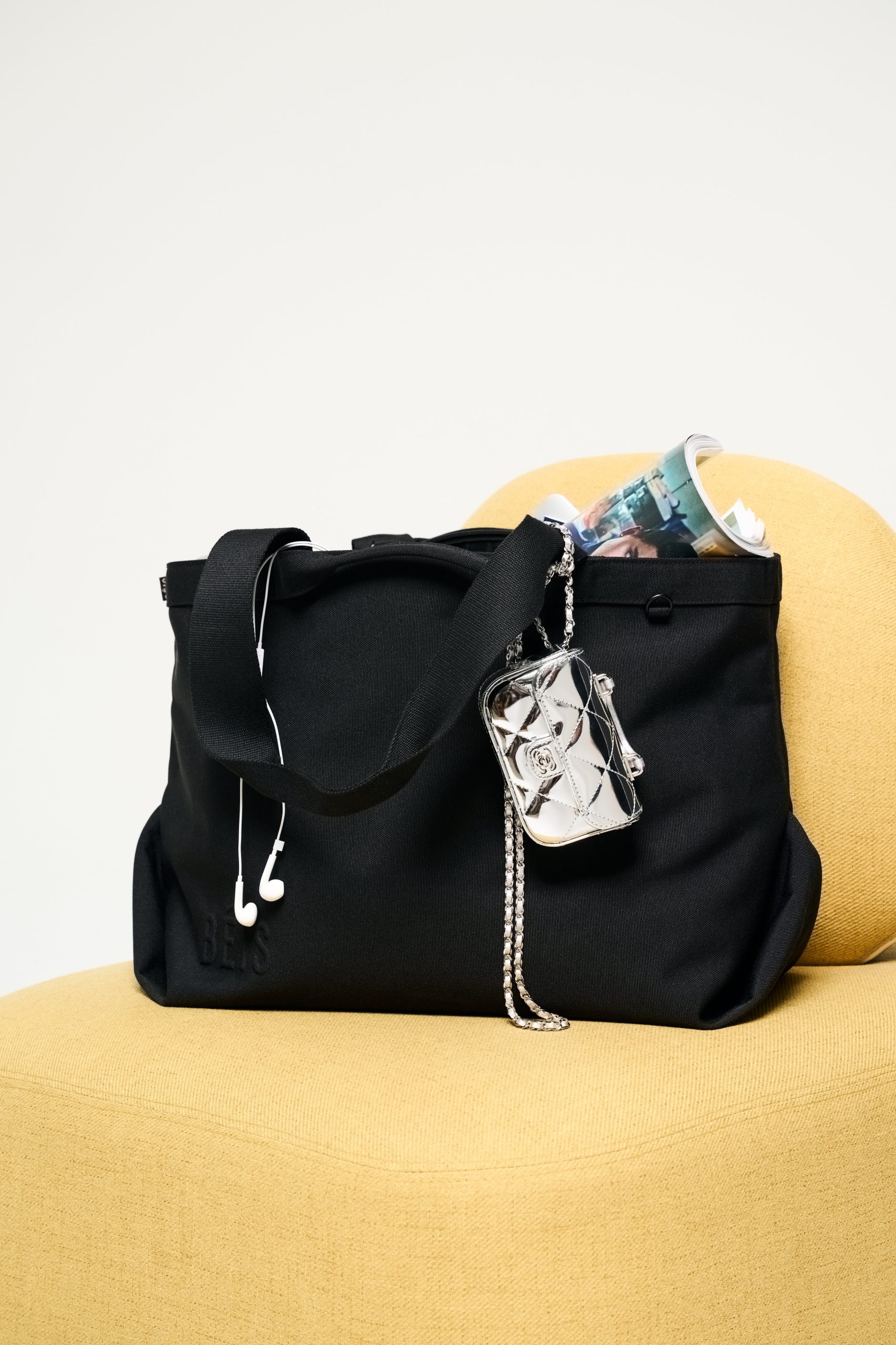 The Travel Tote in Black - Image 3